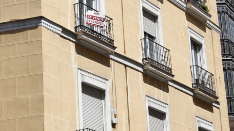 Cartel de ventar de una vivienda en Madrid. EFE/J.J.Guillen Cartel de ventar de una vivienda en Madrid. EFE/J.J.Guillen