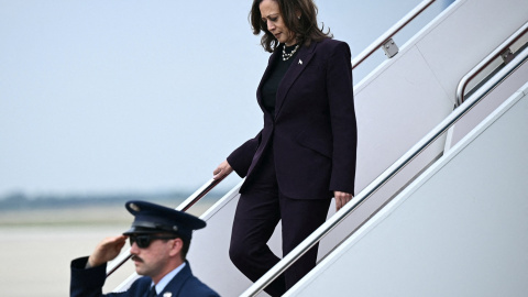 Foto de la candidata demócrata Kamala Harris llegando a la Base de la Fuerza Aérea Andrews, en Maryland, Estados Unidos, a 25 de julio de 2024. Foto de la candidata demócrata Kamala Harris llegando a la Base de la Fuerza Aérea Andrews, en Maryland, Estados Unidos, a 25 de julio de 2024.