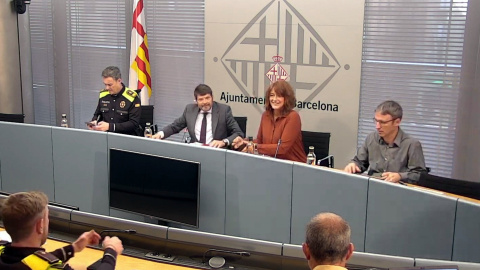Imatge extreta de vídeo del tinent d'alcaldia de Seguretat, Albert Batlle, i la tinenta de Mobilitat, Laia Bonet, fent el balanç de sinistres de 2022