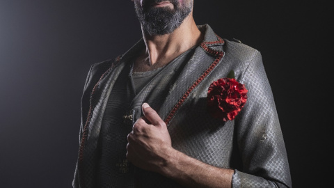 Jesús Bienvenido como El Rámper en la obra de teatro homónima que representa. Jesús Bienvenido como El Rámper en la obra de teatro homónima que representa.