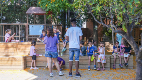 Uns infants en una activitat d'estiu a Barcelona Uns infants en una activitat d'estiu a Barcelona