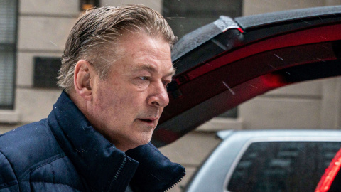 El actor Alec Baldwin sale de su casa en New York El actor Alec Baldwin sale de su casa en New York