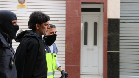 22/03/2023 - El pare de les dues noies pakistaneses de Terrassa després de ser detingut. 22/03/2023 - El pare de les dues noies pakistaneses de Terrassa després de ser detingut.