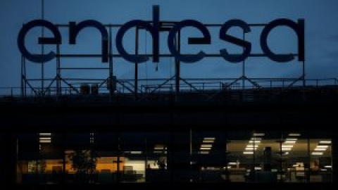 Endesa gana 2.541 millones en 2022, un 77% más, con una facturación récord de casi 33.000 millones Endesa gana 2.541 millones en 2022, un 77% más, con una facturación récord de casi 33.000 millones