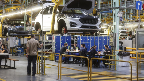 Un vehículo en la fábrica de Ford en Almussafes, a 24 de octubre de 2022, en València. Un vehículo en la fábrica de Ford en Almussafes, a 24 de octubre de 2022, en València.