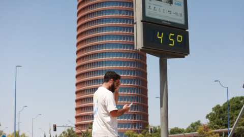 Un termómetro junto a la Torre Pelli marca 45 grados, a 24 de agosto en Sevilla (Andalucía, España). Foto de archivo. Rocío Ruz / Europa Press Un termómetro junto a la Torre Pelli marca 45 grados, a 24 de agosto en Sevilla (Andalucía, España). Foto de archivo. Rocío Ruz / Europa Press