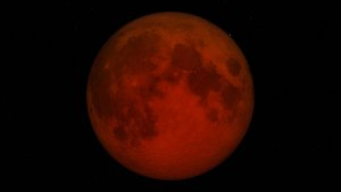 Un eclipse de luna a mediados de mayo Un eclipse de luna a mediados de mayo