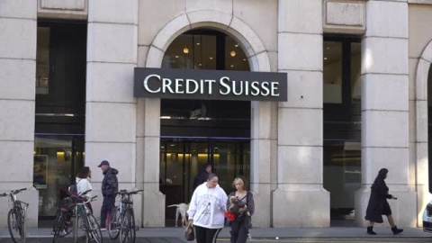 Credit Suisse pierde más de una cuarta parte de su valor en la bolsa de Zúrich Credit Suisse pierde más de una cuarta parte de su valor en la bolsa de Zúrich