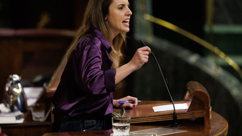 La ministra de Igualdad, Irene Montero, interviene durante una sesión plenaria, en el Congreso de los Diputados, a 8 de marzo de 2023, en Madrid (España). El PP y Vox centran hoy, Día de la Mujer, sus preguntas al presidente del Ejecutivo para pedirle La ministra de Igualdad, Irene Montero, interviene durante una sesión plenaria, en el Congreso de los Diputados, a 8 de marzo de 2023, en Madrid (España). El PP y Vox centran hoy, Día de la Mujer, sus preguntas al presidente del Ejecutivo para pedirle