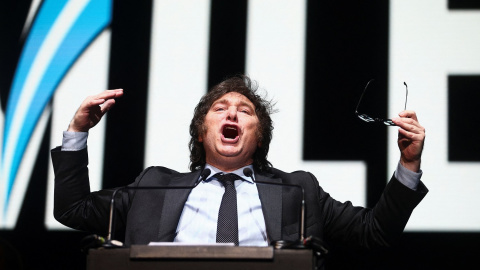 El candidato presidencial argentino Javier Milei durante su cierre de campaña en Buenos Aires, a 18 de octubre de 2023. El candidato presidencial argentino Javier Milei durante su cierre de campaña en Buenos Aires, a 18 de octubre de 2023.