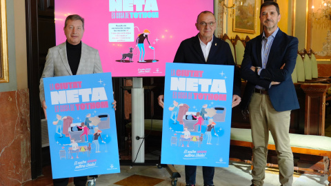 L'alcalde de Lleida, Miquel Pueyo, amb el regidor de Mobilitat i Serveis Urbans, Joan Ramon Castro, i el coordinador del Pla de Millora de l'Espai Públic, Juanjo Falcó, a la presentació de la campanya 'La ciutat neta és cosa de tothom'. L'alcalde de Lleida, Miquel Pueyo, amb el regidor de Mobilitat i Serveis Urbans, Joan Ramon Castro, i el coordinador del Pla de Millora de l'Espai Públic, Juanjo Falcó, a la presentació de la campanya 'La ciutat neta és cosa de tothom'.