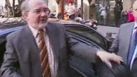 Funcionarios de Justicia reciben a Solbes y Bermejo con pitadas en Murcia Funcionarios de Justicia reciben a Solbes y Bermejo con pitadas en Murcia