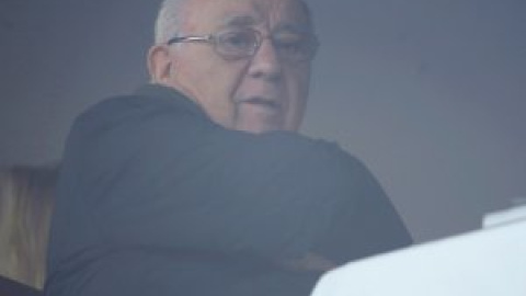 Amancio Ortega se embolsa 2.217 millones de euros en dividendos de Inditex, un 29% más que el año pasado Amancio Ortega se embolsa 2.217 millones de euros en dividendos de Inditex, un 29% más que el año pasado