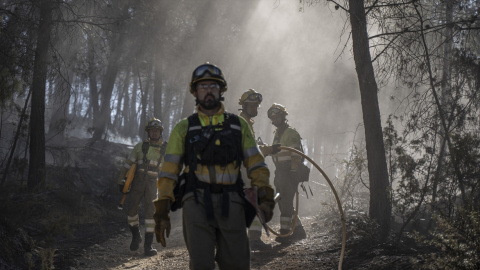 Los bomberos se retiran del incendio de Villanueva del Viver (Castelló) tras dar por controlado el fuego. Los bomberos se retiran del incendio de Villanueva del Viver (Castelló) tras dar por controlado el fuego.