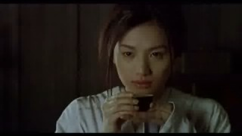 Entre la comedia absurda, el terror adolescente y la mirada documental Entre la comedia absurda, el terror adolescente y la mirada documental