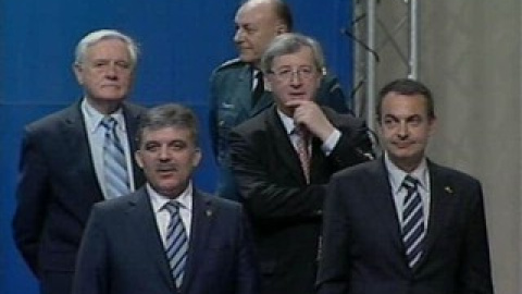 Zapatero y Bush en Bucarest Zapatero y Bush en Bucarest