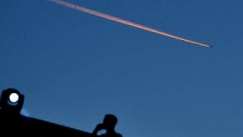 "Nos fumigan": radiografía de los 'chemtrails', la conspiración sobre avionetas que disuelven nubes y fomentan la sequía "Nos fumigan": radiografía de los 'chemtrails', la conspiración sobre avionetas que disuelven nubes y fomentan la sequía