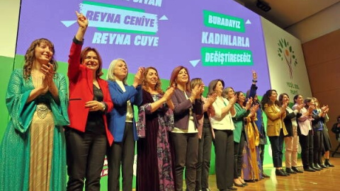Presentación del Partido Verde de Izquierda, la marca usada en estas elecciones por el movimiento kurdo. Presentación del Partido Verde de Izquierda, la marca usada en estas elecciones por el movimiento kurdo.