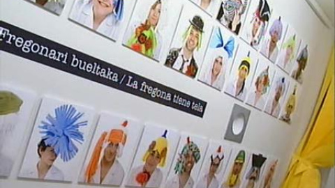 Medio siglo fregando de pie Medio siglo fregando de pie