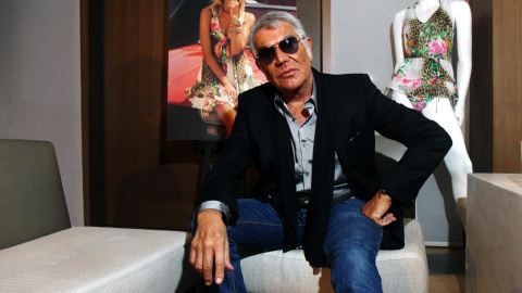 El diseñador Roberto Cavalli posa para una foto en Sidney (Australia), a 30 de octubre de 2012 (Archivo). El diseñador Roberto Cavalli posa para una foto en Sidney (Australia), a 30 de octubre de 2012 (Archivo).