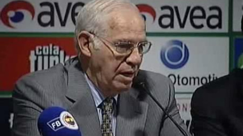 Luis Aragonés, presentado como técnico del Fenerbahçe Luis Aragonés, presentado como técnico del Fenerbahçe