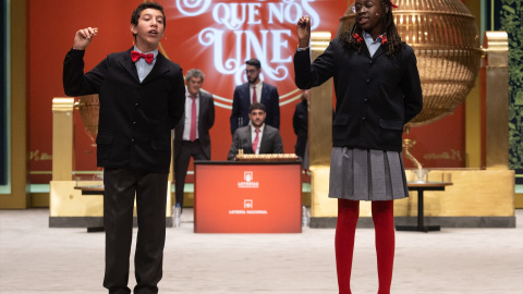 Dos niños de la residencia de San Ildefonso cantan un cuarto premio del Sorteo Extraordinario de la Lotería de Navidad, a 22 de diciembre de 2022, en Madrid. Dos niños de la residencia de San Ildefonso cantan un cuarto premio del Sorteo Extraordinario de la Lotería de Navidad, a 22 de diciembre de 2022, en Madrid.