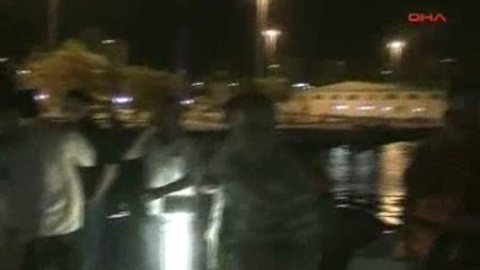 Se hunde un barco en Turquia con 150 persona a bordo Se hunde un barco en Turquia con 150 persona a bordo