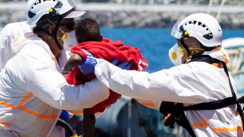 Rescate de una patera en Gran Canaria Rescate de una patera en Gran Canaria