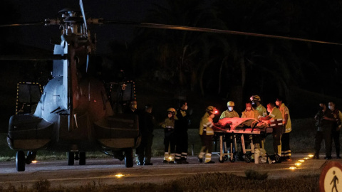 Imagen del la llegada a Las Palmas del helicóptero del Ejército en el que falleció Yamila, de cinco años, tras dos semanas a la deriva en una patera en el Atlántico. En Las Palmas de Gran Canaria el 30 de junio de 2021. Imagen del la llegada a Las Palmas del helicóptero del Ejército en el que falleció Yamila, de cinco años, tras dos semanas a la deriva en una patera en el Atlántico. En Las Palmas de Gran Canaria el 30 de junio de 2021.