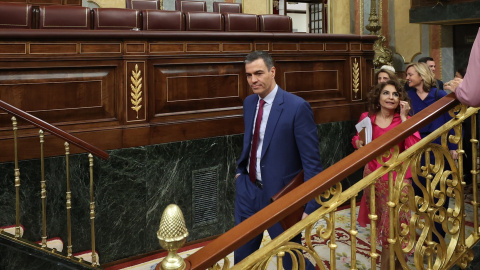 El presidente del Gobierno, Pedro Sánchez, y la vicepresidenta primera y ministra de Hacienda, María Jesús Montero, a su llegada a una sesión de control al Gobierno, en el Congreso de los Diputados, a 24 de abril de 2024, El presidente del Gobierno, Pedro Sánchez, y la vicepresidenta primera y ministra de Hacienda, María Jesús Montero, a su llegada a una sesión de control al Gobierno, en el Congreso de los Diputados, a 24 de abril de 2024,