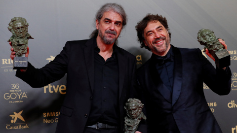 12/02/2022 El director Fernando León de Aranoa y el actor Javier Bardem posan con los Goya conseguidos en la gala de la 36 edición de los Premios Goya que se ha celebrado en el Palau de les Arts de Valencia 12/02/2022 El director Fernando León de Aranoa y el actor Javier Bardem posan con los Goya conseguidos en la gala de la 36 edición de los Premios Goya que se ha celebrado en el Palau de les Arts de Valencia