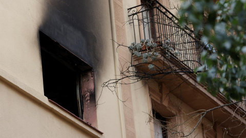Ventanas del Hotel Coronado de Nou de la Rambla de Barcelona, donde se ha producido un incendio Ventanas del Hotel Coronado de Nou de la Rambla de Barcelona, donde se ha producido un incendio