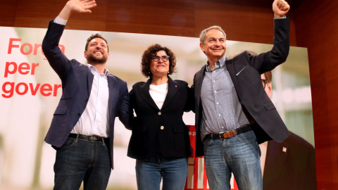 L'expresident del Govern espanyol, José Luis Rodríguez Zapatero, en un acte de campanya del PSC a Tarragona, acompanyat de l'alcalde Rubén Viñuales i la cap de llista a la circumscripció de Tarragona, Rosa Maria Ibarra. L'expresident del Govern espanyol, José Luis Rodríguez Zapatero, en un acte de campanya del PSC a Tarragona, acompanyat de l'alcalde Rubén Viñuales i la cap de llista a la circumscripció de Tarragona, Rosa Maria Ibarra.