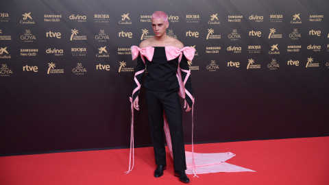 12/02/2022 Eduardo Casanova, en la alfombra roja de la 36ª gala de los Premios Goya 12/02/2022 Eduardo Casanova, en la alfombra roja de la 36ª gala de los Premios Goya