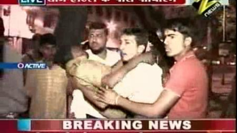 La cadena de atentados de Bombay deja ya más de un centenar de muertos La cadena de atentados de Bombay deja ya más de un centenar de muertos