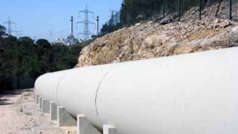 La proposta d'interconnexió de les xarxes d'aigua de l'Ebre i de Barcelona encén l'alarma antitransvasament La proposta d'interconnexió de les xarxes d'aigua de l'Ebre i de Barcelona encén l'alarma antitransvasament