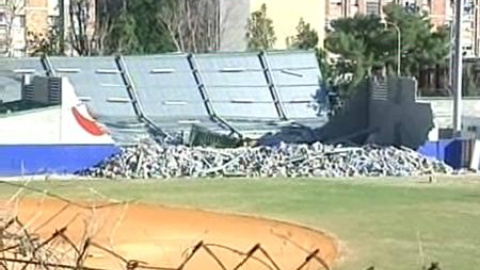 Sant Boi intenta recuperar la normalidad tras la tragedia Sant Boi intenta recuperar la normalidad tras la tragedia