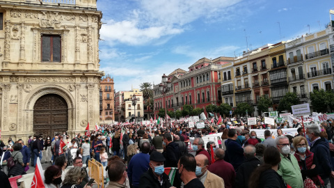 Manifestantes en Sevilla en defensa de la sanidad pública andaluza. Manifestantes en Sevilla en defensa de la sanidad pública andaluza.