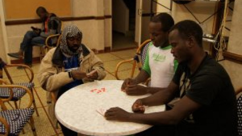 Rechazo, agresiones e incertidumbre, la nueva vida de los refugiados de Calais Rechazo, agresiones e incertidumbre, la nueva vida de los refugiados de Calais