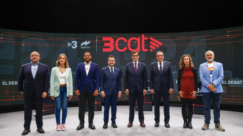Los candidatos a la presidencia de la Generalitat en el debate organizado por TV3 y Catalunya Radio: Salvador Illa (PSC) (4d), Pere Aragonès (ERC) (4i), Ignacio Garriga (Vox) (3i), Carlos Carrizosa (Cs) (d), Jessica Albiach (Comuns Sumar) (2i), Laia Estr Los candidatos a la presidencia de la Generalitat en el debate organizado por TV3 y Catalunya Radio: Salvador Illa (PSC) (4d), Pere Aragonès (ERC) (4i), Ignacio Garriga (Vox) (3i), Carlos Carrizosa (Cs) (d), Jessica Albiach (Comuns Sumar) (2i), Laia Estr