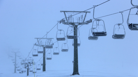 Telecadira de la zona de Bonaigua a l'estació d'esquí de Baqueira Beret. Telecadira de la zona de Bonaigua a l'estació d'esquí de Baqueira Beret.
