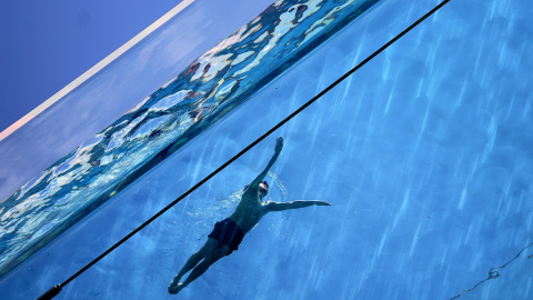 Imagen de archivo de un nadador en una piscina de Londres, a 16 de julio de 2022. Imagen de archivo de un nadador en una piscina de Londres, a 16 de julio de 2022.