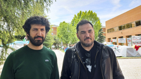 Los cantautores Marwan e Ismael Serrano se han sumado a la acampada a favor de Palestina en Universidad Complutense. Los cantautores Marwan e Ismael Serrano se han sumado a la acampada a favor de Palestina en Universidad Complutense.