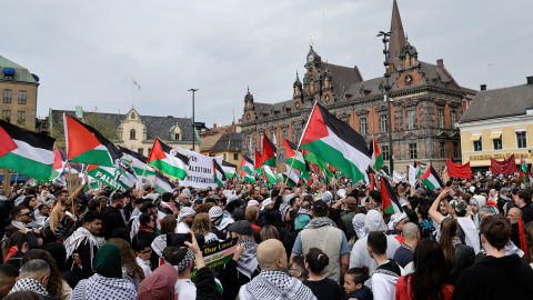 Protestas en la ciudad sueca de Malmö para exigir la expulsión de Israel del festival de Eurovisión, a 9 de mayo de 2024. Protestas en la ciudad sueca de Malmö para exigir la expulsión de Israel del festival de Eurovisión, a 9 de mayo de 2024.