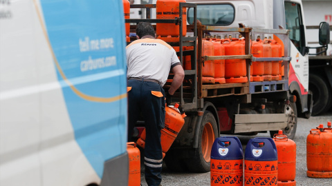 El precio máximo de venta al público de la bombona de butano ha subido un 5% alcanzando lo 15,89 euros. El precio máximo de venta al público de la bombona de butano ha subido un 5% alcanzando lo 15,89 euros.