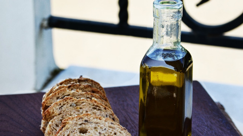 El aceite de oliva virgen extra en una grasa monoinsaturada. El aceite de oliva virgen extra en una grasa monoinsaturada.