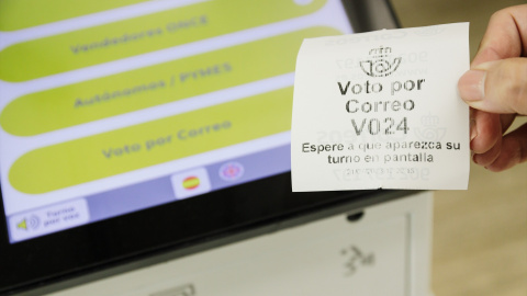 19/1/24- Un ticket de turno de voto por correo que se puede obtener en las oficinas de Correos. 19/1/24- Un ticket de turno de voto por correo que se puede obtener en las oficinas de Correos.
