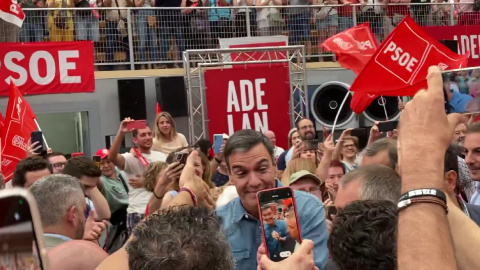 Entrada de Pedro Sánchez en el acto de cierre de campaña del PSOE Entrada de Pedro Sánchez en el acto de cierre de campaña del PSOE
