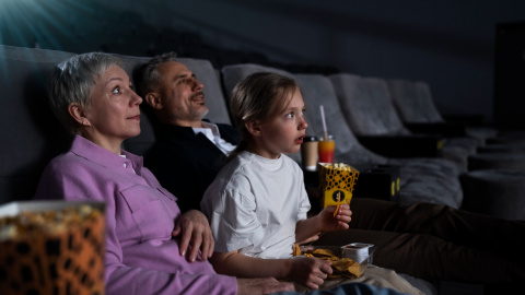 15/06/2023 - Las subvenciones para las personas mayores en el cine están publicadas en el BOE desde el 14 de junio. 15/06/2023 - Las subvenciones para las personas mayores en el cine están publicadas en el BOE desde el 14 de junio.