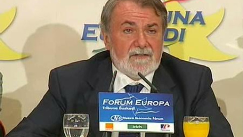 Mayor Oreja asegura que hay que ser "implacable" con la corrupción Mayor Oreja asegura que hay que ser "implacable" con la corrupción